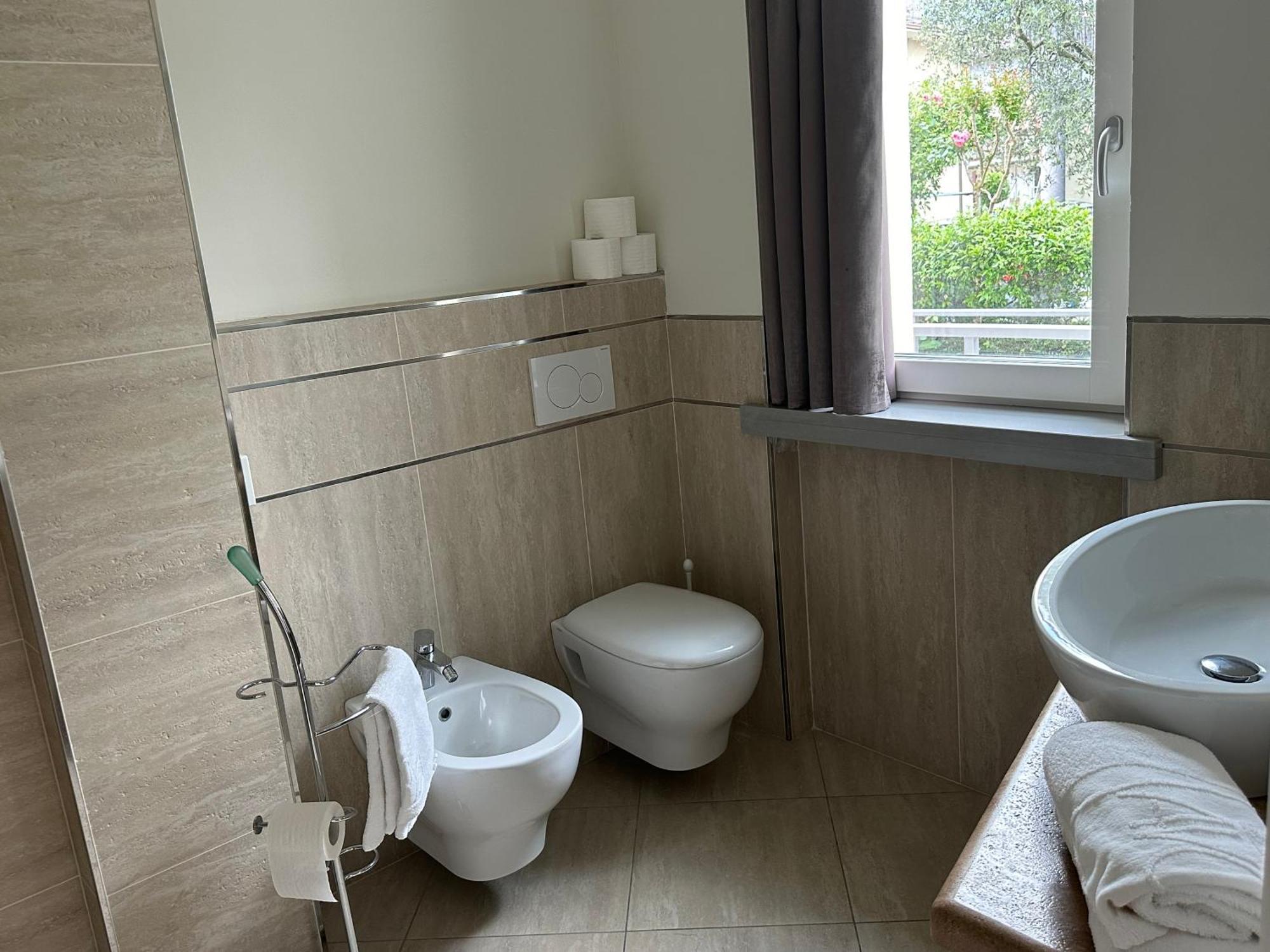 Residence Villa Dalila - Appartamento Dalila Riva del Garda Bagian luar foto