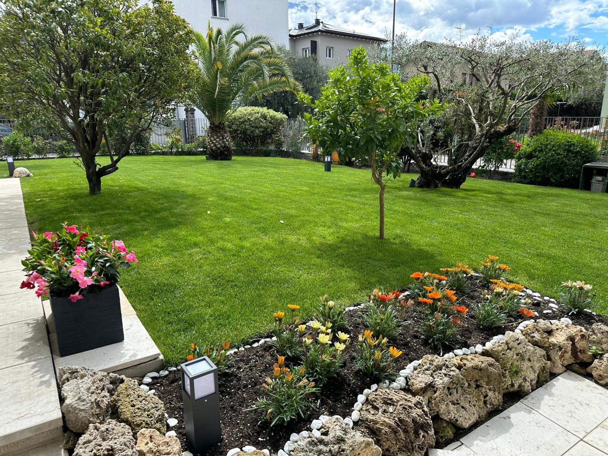 Residence Villa Dalila - Appartamento Dalila Riva del Garda Bagian luar foto