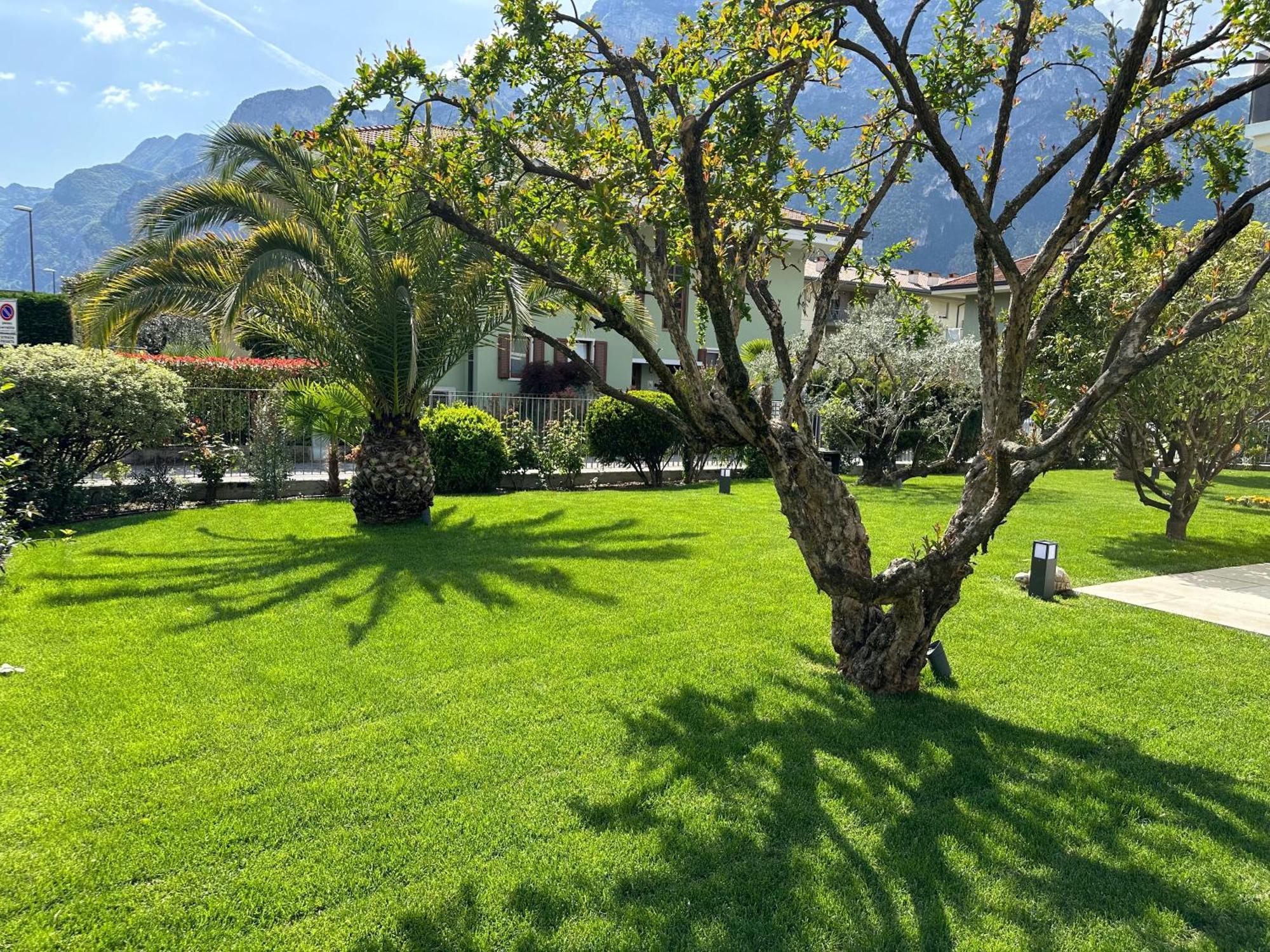 Residence Villa Dalila - Appartamento Dalila Riva del Garda Bagian luar foto