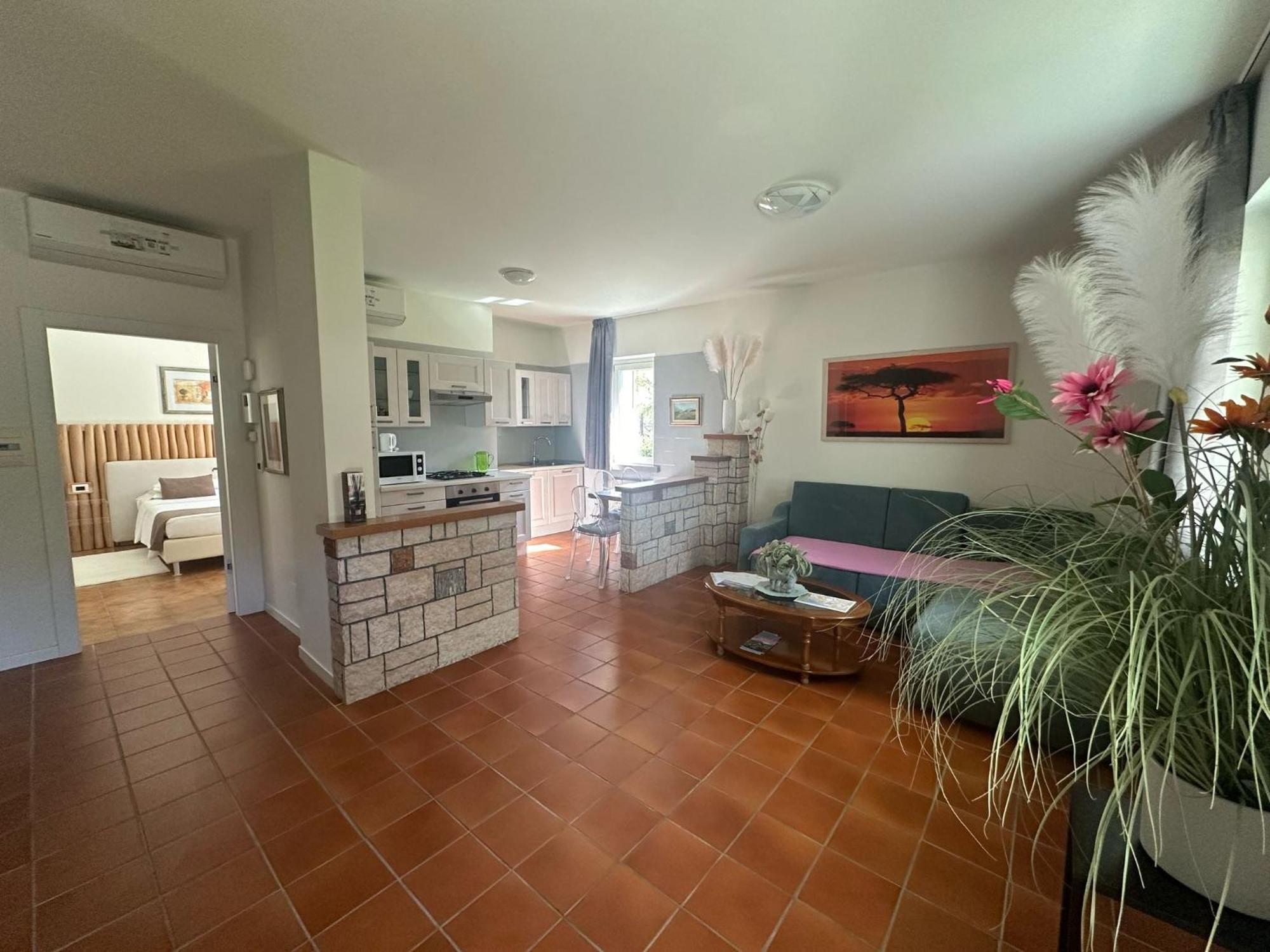 Residence Villa Dalila - Appartamento Dalila Riva del Garda Bagian luar foto